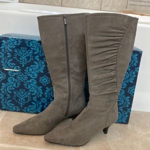 Impo Boots. Barely used in a box